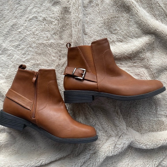 brown leather booties - Picture 2 of 3